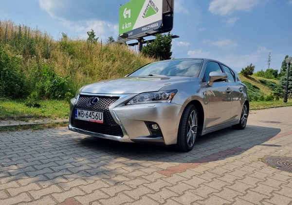 Lexus CT cena 72500 przebieg: 82000, rok produkcji 2017 z Warszawa małe 154